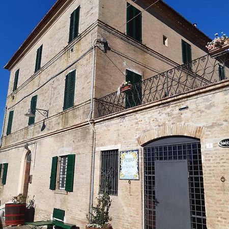 Apartmán Palazzo Tuemi Castelplanio Exteriér fotografie